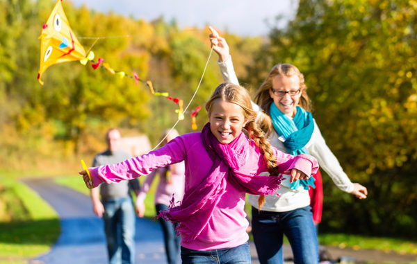 moll Gesundes Lernen - Kinder - Bewegung - Sommer Spielen, Sonne, Wald, Sport