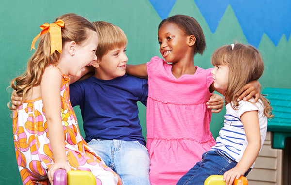 Teamplayer moll Gesundes Lernen Kinder Spielen gemeinsam Schule Liebe Teamplayer, Kinder, Schule, gemeinsam Lernen, moll, Gesundes Lernen, Gruppe