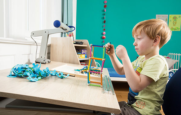Winner_Kinderschreibtisch_moll_gesundes Lernen_Schule_Kinderschrebtisch Winner_moll_gesundes Lernen_Kinderschreibtisch_Mobilight_schrägstellbare Tischplatte
